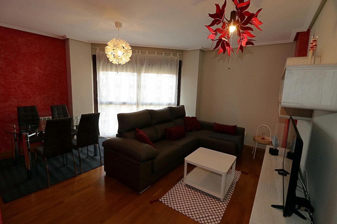 Ferienwohnung Apartamento , Wifi Y Garaje Cerca Del Centro Oviédo Exterior foto