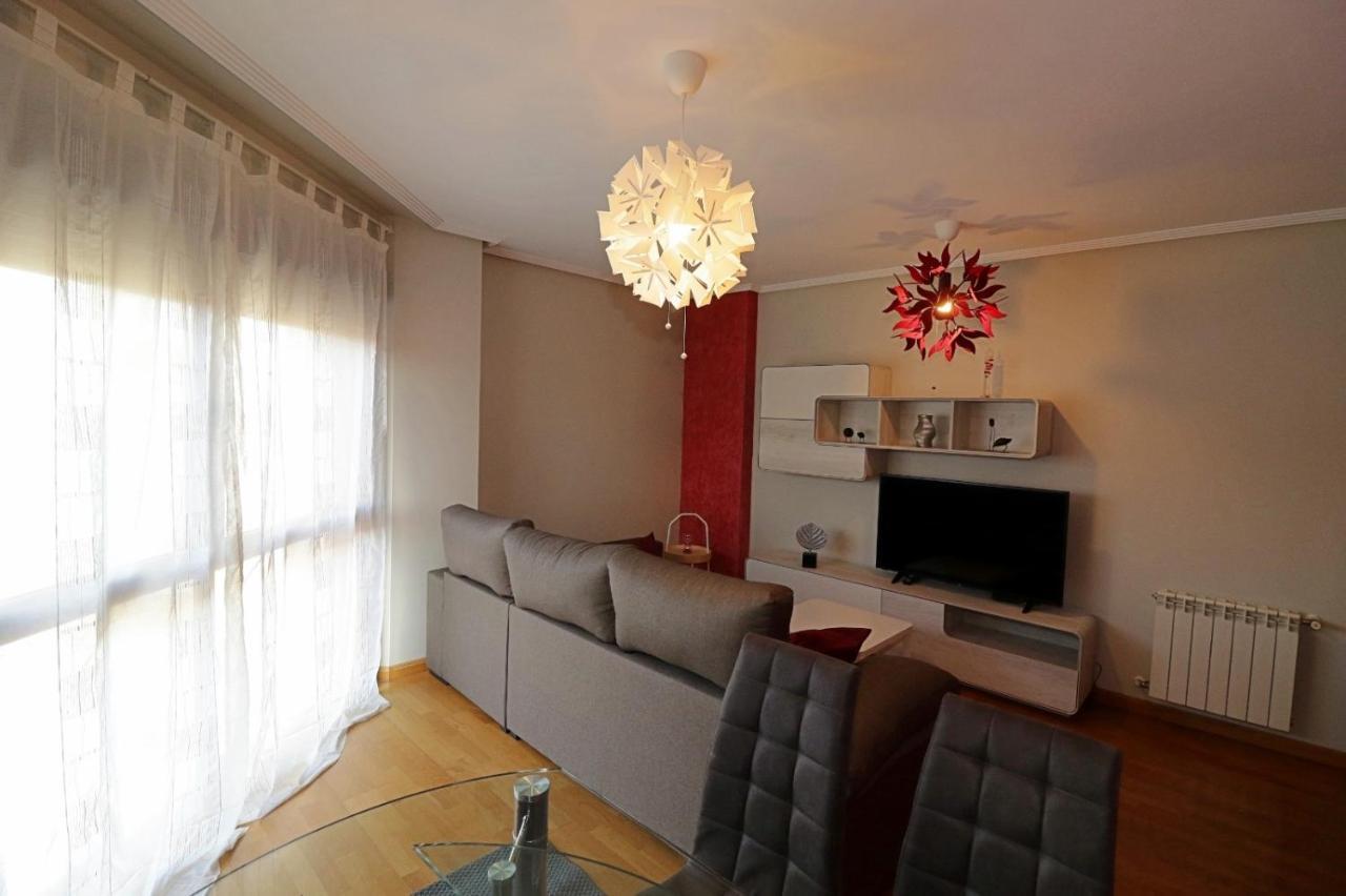 Ferienwohnung Apartamento , Wifi Y Garaje Cerca Del Centro Oviédo Exterior foto