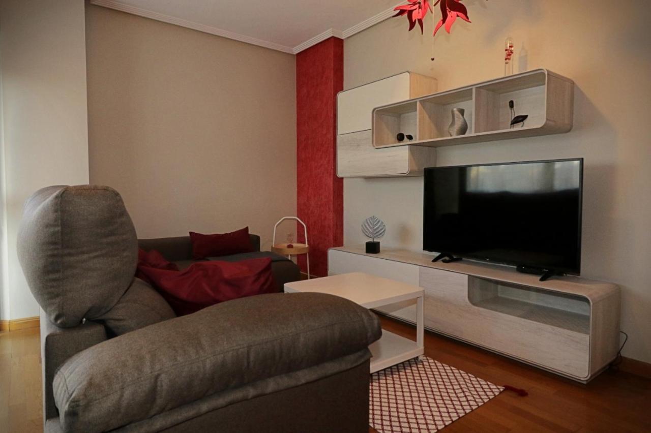 Ferienwohnung Apartamento , Wifi Y Garaje Cerca Del Centro Oviédo Exterior foto